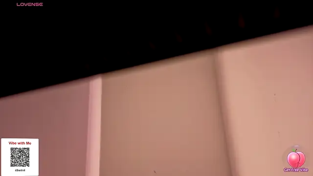 Snapshot of NataliaPrince1 chatting on December 5, 5:09 pm NataliaPrince1 online show from December 5, 5:09 pm