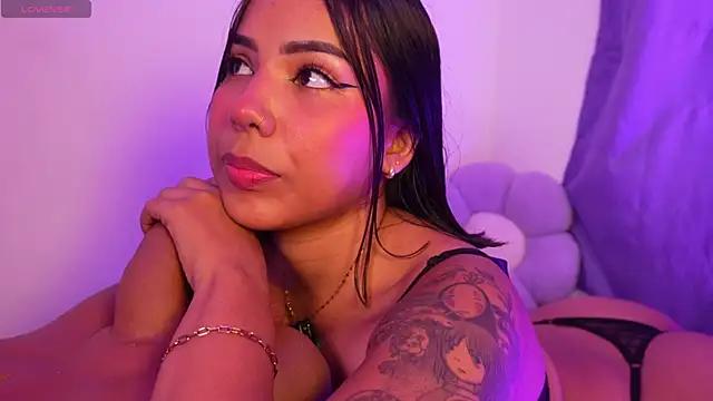 sarah babee  online show from May 15, 12:39 am