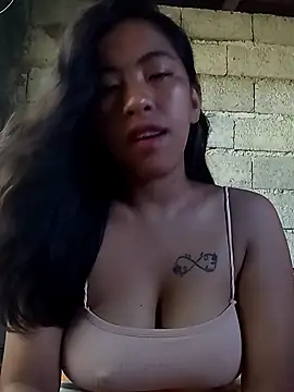 Snapshot of Yapsyxx chatting on November 27, 12:02 am Yapsyxx online show from November 27, 12:02 am