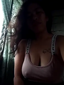 Snapshot of Yapsyxx chatting on December 18, 11:55 pm Yapsyxx online show from December 18, 11:55 pm