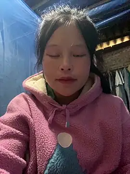 Snapshot of O_o_UwU_o_O chatting on November 4, 2:21 am O o UwU o O online show from November 4, 2:21 am