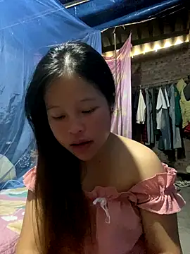 Snapshot of O_o_UwU_o_O chatting on November 7, 4:23 am O o UwU o O online show from November 7, 4:23 am