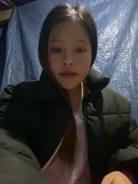 Snapshot of O_o_UwU_o_O chatting on December 15, 1:54 am O o UwU o O online show from December 15, 1:54 am