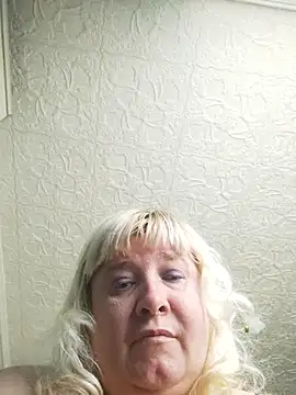 Snapshot of GlamMilena chatting on October 23, 12:37 pm GlamMilena online show from October 23, 12:37 pm