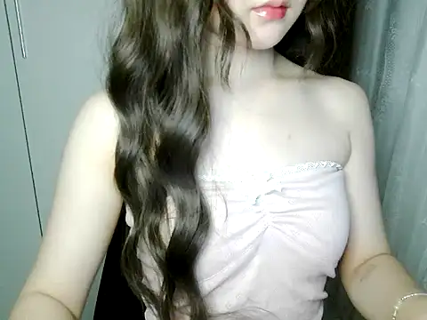 Snapshot of Annabelle-e chatting on May 21, 8:38 pm Annabelle-e online show from May 21, 8:38 pm