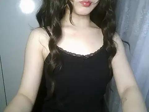 Snapshot of Annabelle-e chatting on May 24, 5:40 pm Annabelle-e online show from May 24, 5:40 pm