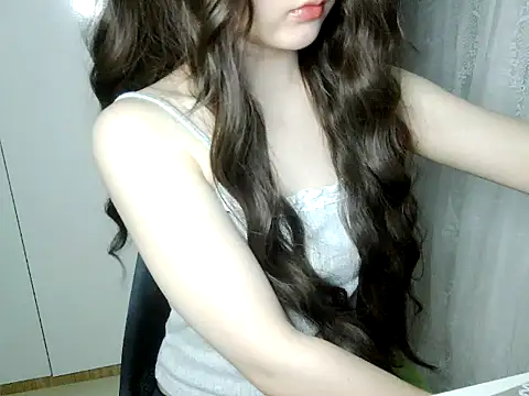 Snapshot of Annabelle-e chatting on May 25, 6:03 pm Annabelle-e online show from May 25, 6:03 pm
