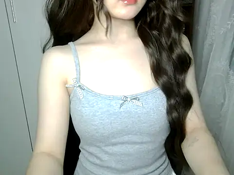 Snapshot of Annabelle-e chatting on June 15, 7:38 pm Annabelle-e online show from June 15, 7:38 pm