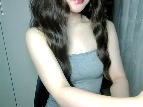 Snapshot of Annabelle-e chatting on July 21, 7:49 pm Annabelle-e online show from July 21, 7:49 pm