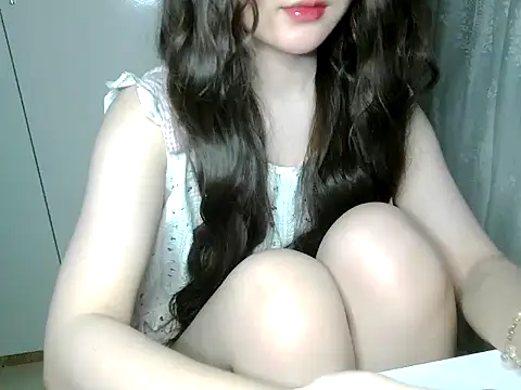 Snapshot of Annabelle-e chatting on July 24, 7:45 pm Annabelle-e online show from July 24, 7:45 pm