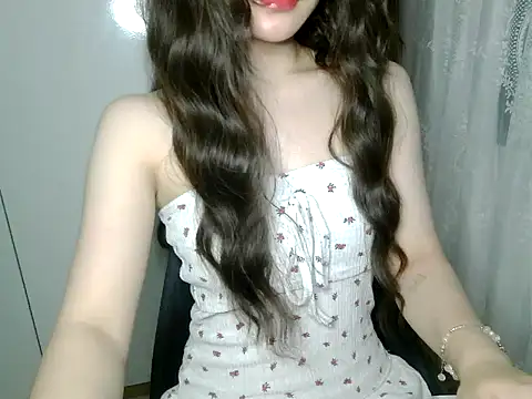 Snapshot of Annabelle-e chatting on July 26, 6:59 pm Annabelle-e online show from July 26, 6:59 pm