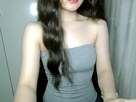 Snapshot of Annabelle-e chatting on July 28, 4:39 pm Annabelle-e online show from July 28, 4:39 pm