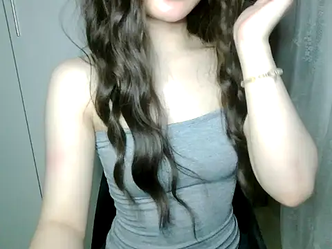 Snapshot of Annabelle-e chatting on July 28, 7:39 pm Annabelle-e online show from July 28, 7:39 pm