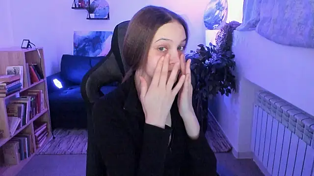 JenniferKiim online show from February 28, 8:15 am