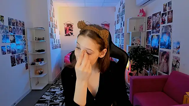 JenniferKiim online show from March 3, 2:01 pm