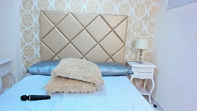 Natashanaughty online show from November 30, 12:47 am