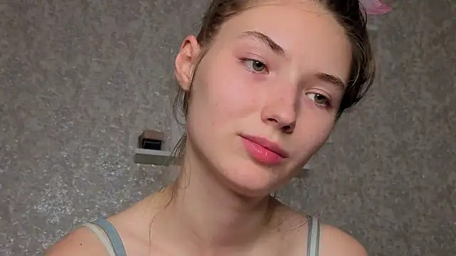 Snapshot of _kikiclark__ chatting on August 8, 7:38 pm kikiclark online show from August 8, 7:38 pm