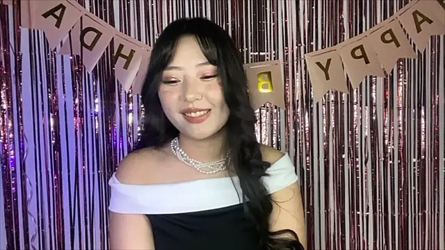 Snapshot of WonderMira chatting on October 20, 1:11 pm WonderMira online show from October 20, 1:11 pm