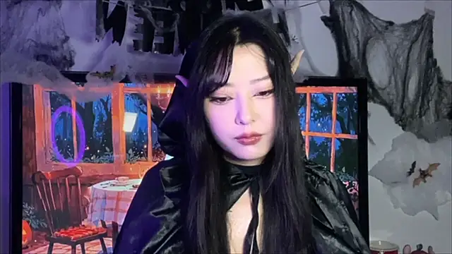 Snapshot of WonderMira chatting on October 28, 1:14 pm WonderMira online show from October 28, 1:14 pm