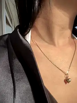 Juanita-Diaz online show from October 15, 8:31 pm