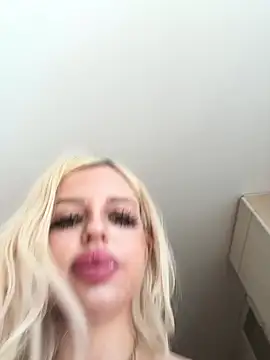 Steffi Snowbunny online show from June 18, 1:15 pm