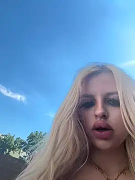 Steffi Snowbunny online show from June 24, 1:10 pm