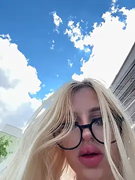 Steffi Snowbunny online show from July 11, 1:14 pm