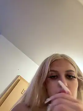 Steffi Snowbunny online show from July 18, 6:23 pm