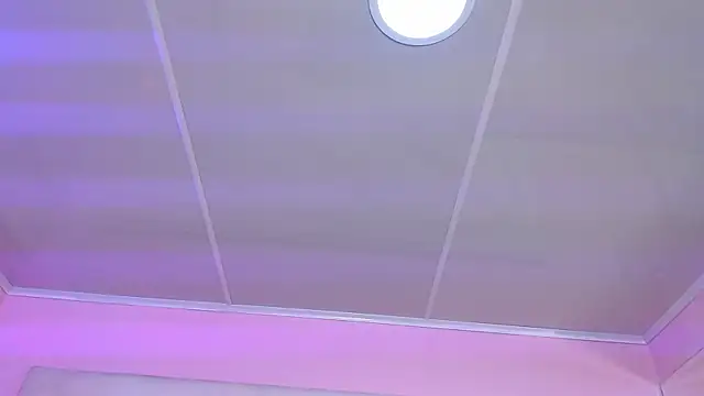 Miaa Smithh   online show from October 27, 12:31 pm