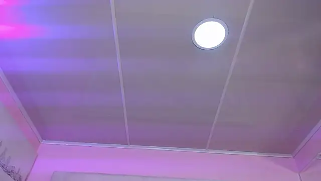 Miaa Smithh   online show from November 14, 12:15 pm