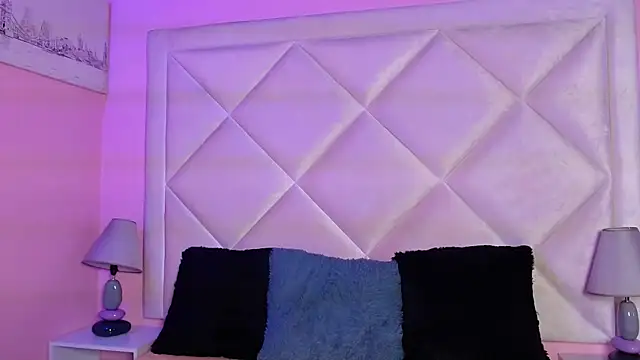 Miaa Smithh   online show from November 21, 12:59 pm