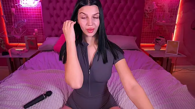 Snapshot of KamillaVibes chatting on November 11, 8:53 pm KamillaVibes online show from November 11, 8:53 pm