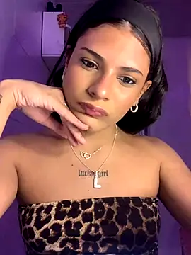 Snapshot of luluzinhax chatting on November 20, 1:50 am luluzinhax online show from November 20, 1:50 am