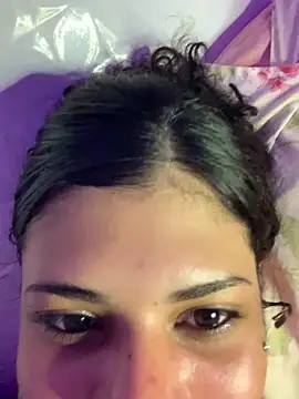 Snapshot of luluzinhax chatting on December 19, 1:34 am luluzinhax online show from December 19, 1:34 am