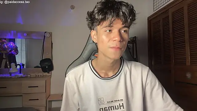 OopsAgain  online show from June 4, 7:31 pm