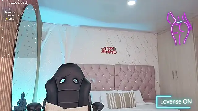 Snapshot of eliza_eup chatting on December 14, 7:40 pm eliza eup online show from December 14, 7:40 pm