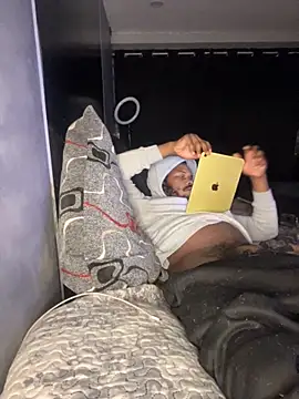 Snapshot of kingdiamond92 chatting on October 3, 12:29 am kingdiamond92 online show from October 3, 12:29 am