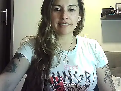 Valery  Rouse  online show from April 30, 10:25 pm