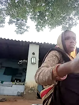 Snapshot of Hot-honi chatting on October 1, 2:06 am Hot-honi online show from October 1, 2:06 am