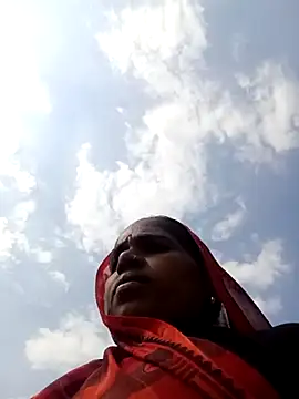 Snapshot of Hot-honi chatting on October 13, 8:58 am Hot-honi online show from October 13, 8:58 am