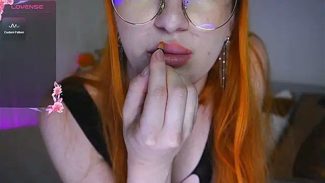 DaddysLittleSlutfox online show from July 22, 3:48 pm