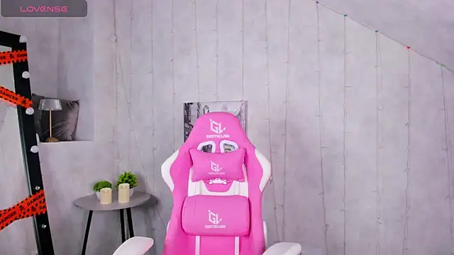 Lynn Martin online show from October 31, 12:55 am