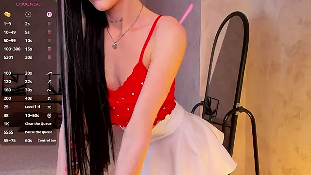 Lynn Martin online show from April 29, 12:16 am