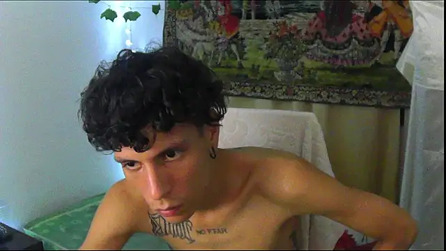 Snapshot of Crxxxsh chatting on September 9, 3:50 am Crxxxsh online show from September 9, 3:50 am