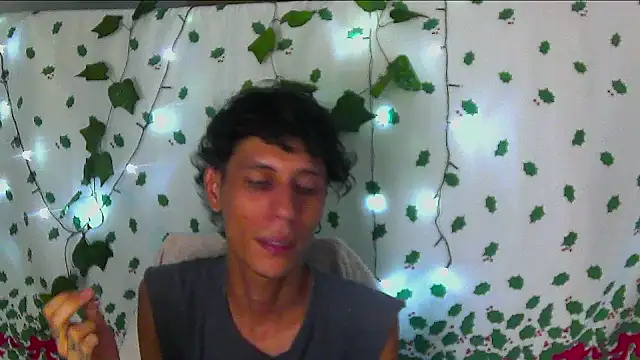 Snapshot of Crxxxsh chatting on September 22, 11:51 pm Crxxxsh online show from September 22, 11:51 pm