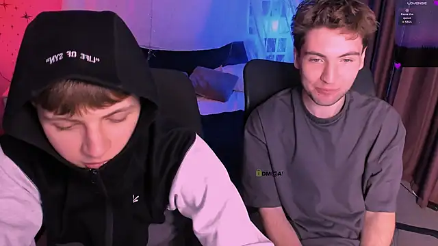 travis wolf  online show from December 17, 8:59 pm