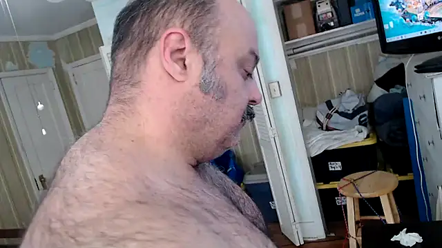 Snapshot of bullmusclejoe chatting on December 3, 8:29 pm bullmusclejoe online show from December 3, 8:29 pm