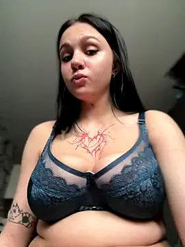 Snapshot of VendiMur chatting on October 27, 2:15 am VendiMur online show from October 27, 2:15 am