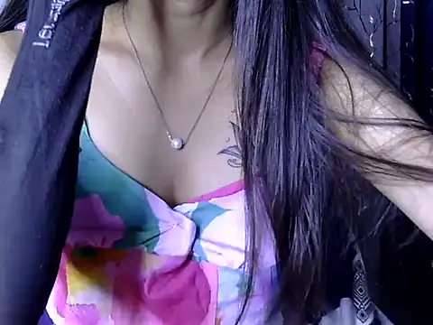 Snapshot of Riva_arora01 chatting on December 2, 10:42 am Riva arora01 online show from December 2, 10:42 am