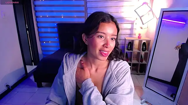 Snapshot of _Mia_Evans_1 chatting on October 22, 7:57 pm Mia Evans 1 online show from October 22, 7:57 pm